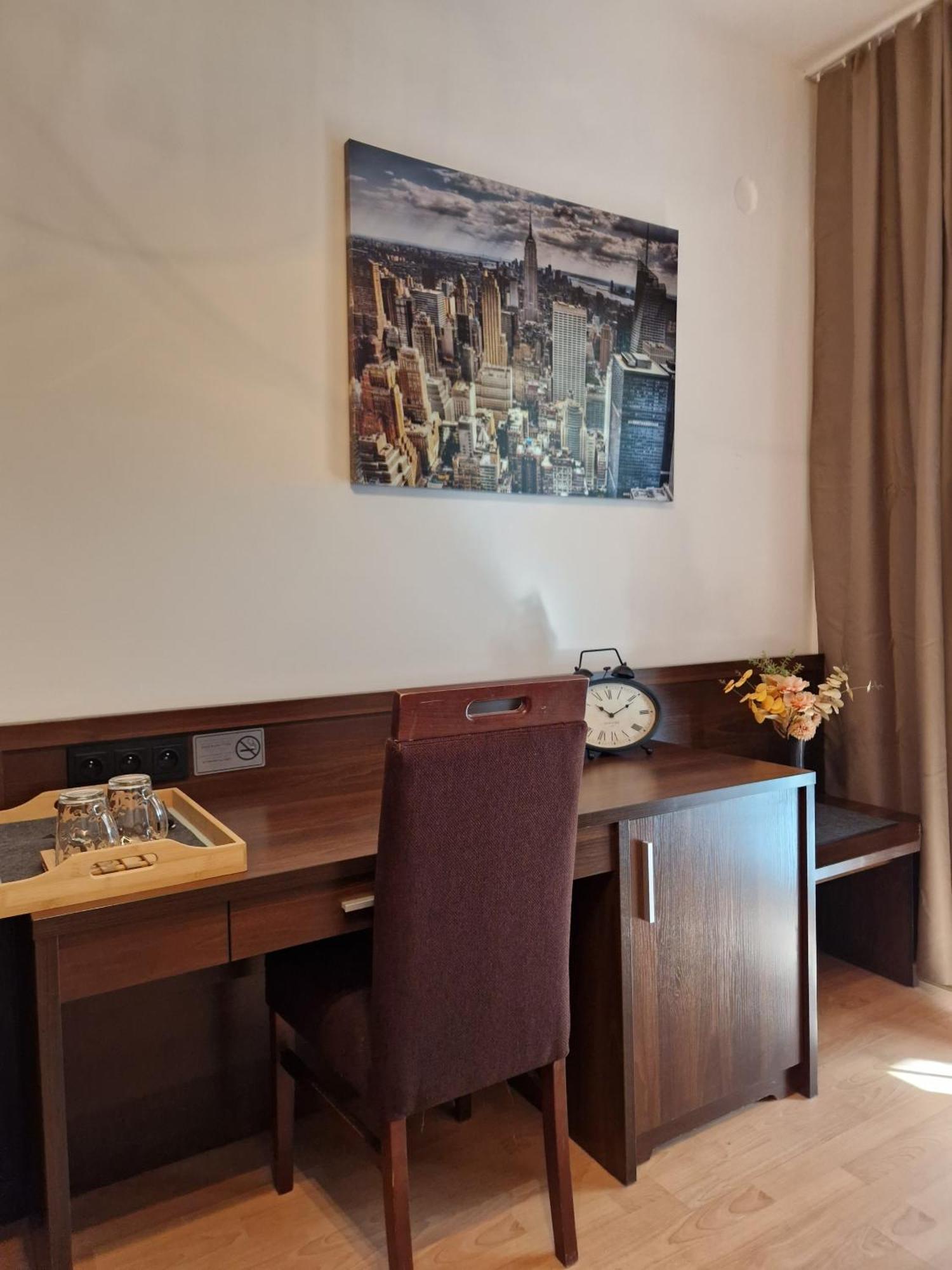 Peters Hotel Turawa Bagian luar foto